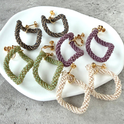 No.1566-C キャラクター☆くちびるモンスター☆レジン☆ピアス