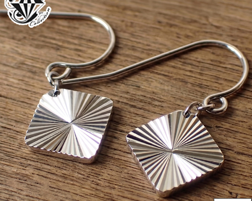 ◆お試し価格◆アパタイトの揺れるピアス ピアス 純銀 SILVER1000 ダイヤモンドミラーカット キラキラ 揺れる