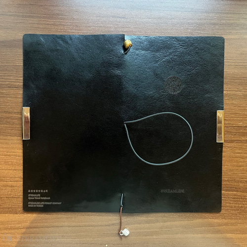 フリーカバー　　106 ハンドメイド ブラックストリームライフ - レザーブックカバー - コズミック
