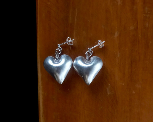 カレンシルバー 立体ハート耳飾り L /ピアス or イヤリング ピアス