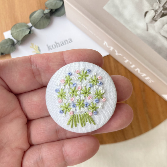 【専用】ハンドメイド　刺繍ブローチ　ヘアゴム 専用】ハンドメイド 刺繍ブローチ ヘアゴム