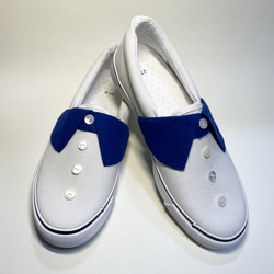 海軍藍衣領運動鞋 第3張的照片