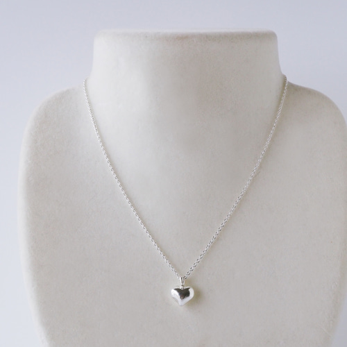カレンシルバー ハートモチーフネックレス ネックレス・ペンダント