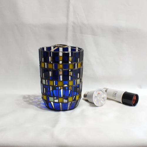 ダウンライト；ステンドグラス（青と黄色） マンションの玄関向き