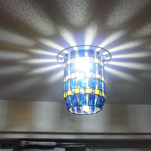 照明 ペンダントライト 吊り下げライト ステンドグラス LED電球