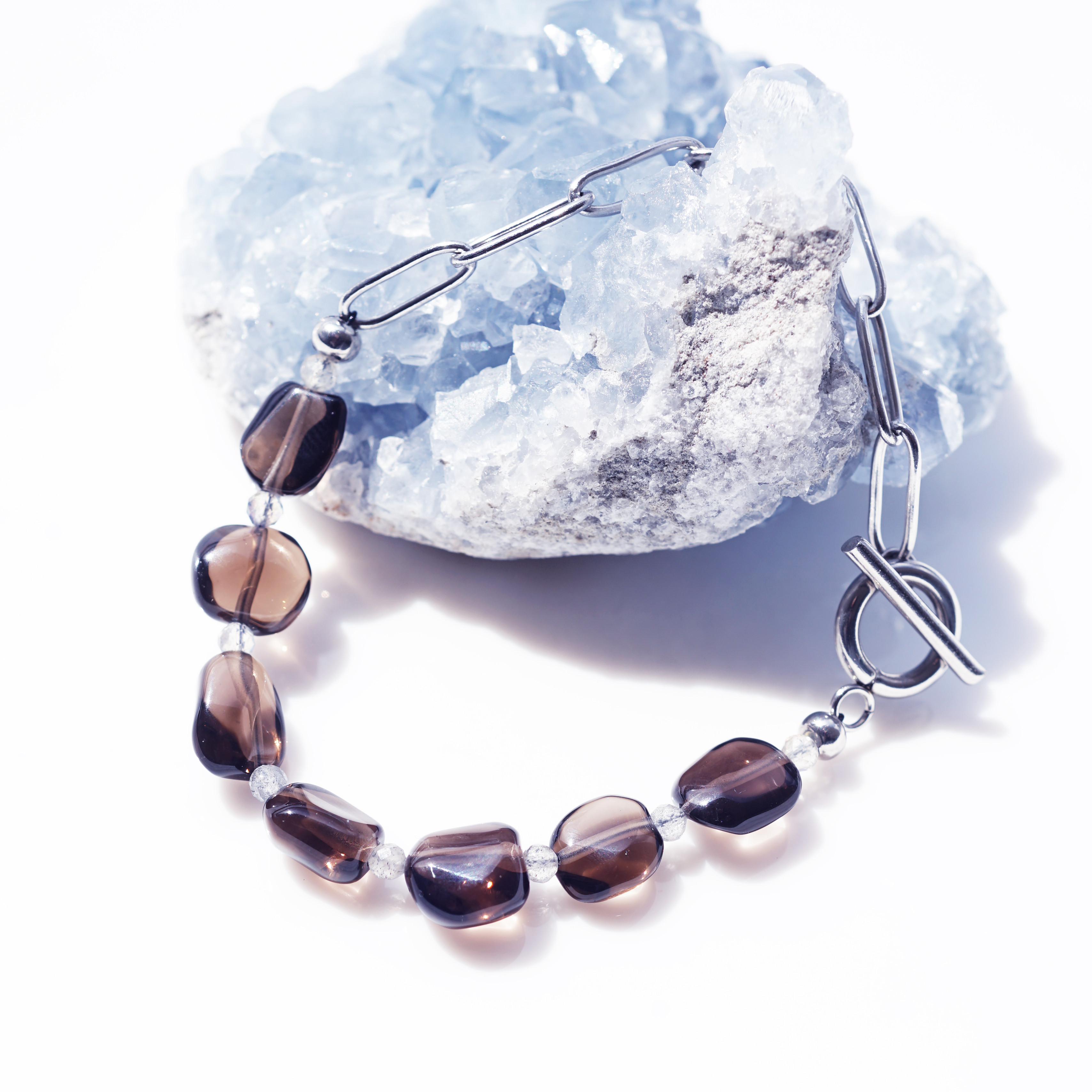 スモーキークォーツとサージカルステンレスチェーンのブレスレット ～木陰（こかげ）