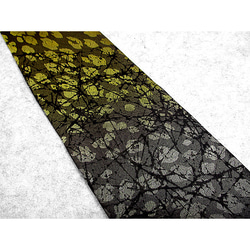 シルクネクタイ（レオパード模様織り）（ロウ割れ模様）（ボカシ染）（黄色・グレー色・黒色） 6枚目の画像