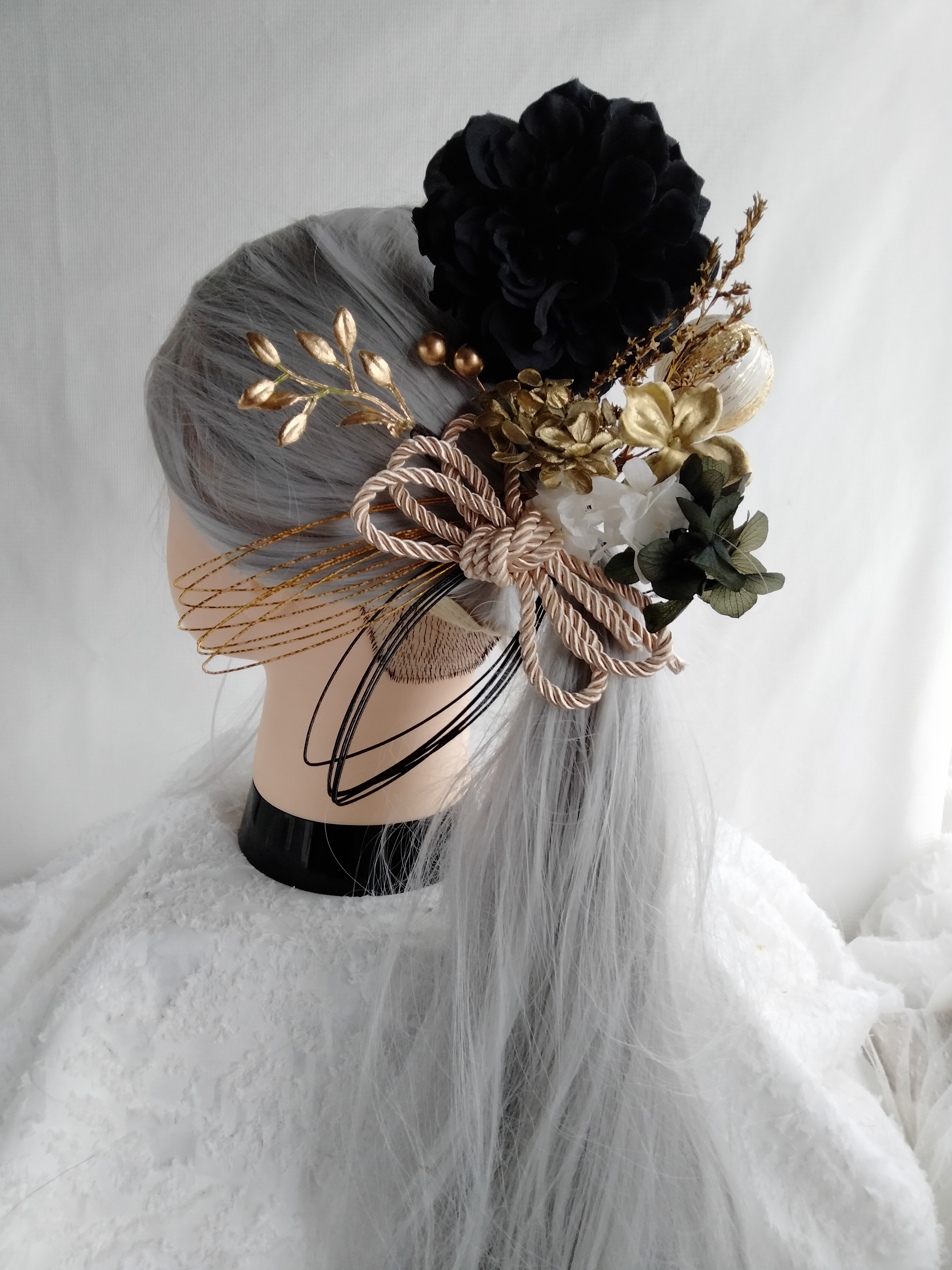 黒金水引と鞠玉の成人式髪飾り　高めポニー　ポニーテールアレンジ　紐アレンジ　髪かざり　水引　成人式　卒業式　結婚式　袴