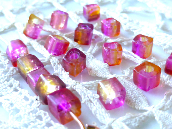18個　ヒビ　赤紫黄色　チェコビーズCzech Glass Beads 2枚目の画像