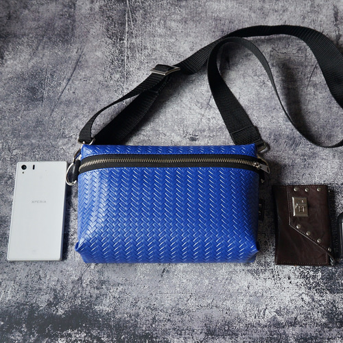 美品　エムズグレイシー　２w e y バック　ロイヤルブルー ほぼ未使用。 美品 エムズグレイシー 2w e y バック ロイヤルブルー ほぼ未
