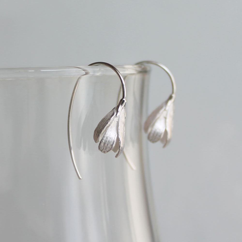 もうすぐひらくつぼみのピアス