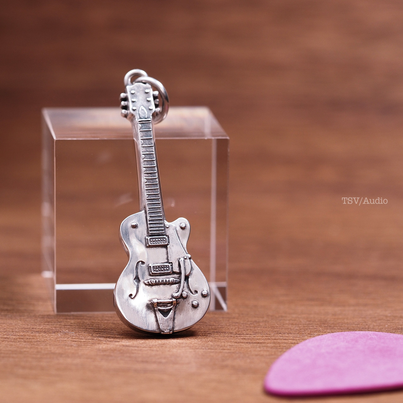 楽器アクセサリー ギターペンダント「G6120」