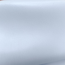T219　牛革　白　アンチックシュリンク（山谷で濃淡あり）　40ｃｍ×90ｃｍ程度　厚さ1.1mm程度 4枚目の画像