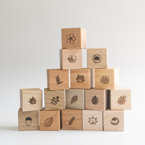 日本の木から生まれたサイコロ積み木 [もりのめぐみ16個ｾｯﾄ] おもちゃ