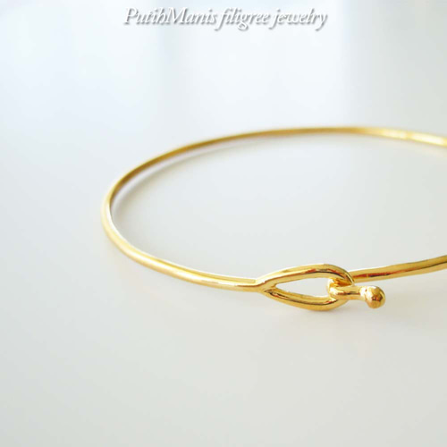 極細バングル・フックタイプ ゴールド (b-08-g) バングル・リスト