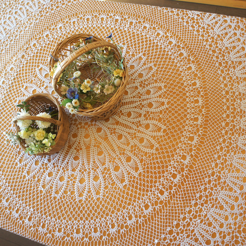 No.123【再販】手編みレース 華やかラウンドテーブルクロス 送料無料