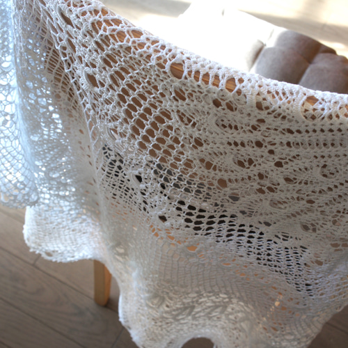 No.123【再販】手編みレース 華やかラウンドテーブルクロス 送料無料
