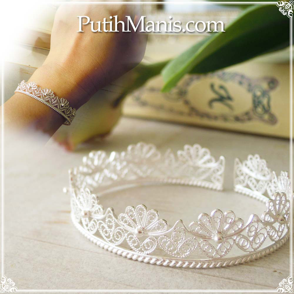 フリルのようなスカラップレース風の透かしが可愛いバングル/silver925銀製(b-10-si)