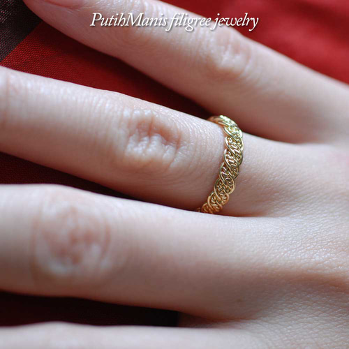三つ編みリング・ゴールド(r-16-g) 指輪・リング プティマニス 通販
