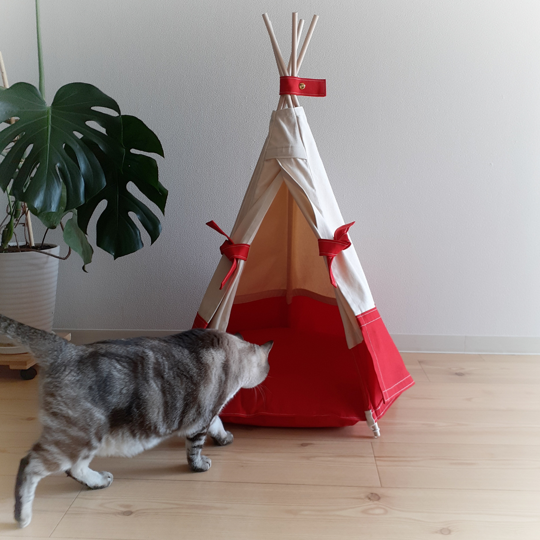 国産帆布で仕立てた ペットのおうちテント｜キナリ×レッド｜猫・小型犬用