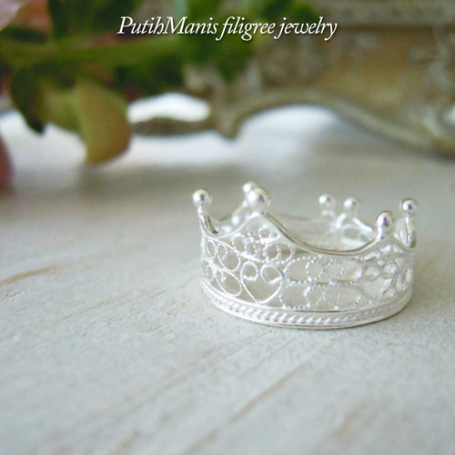王冠・ティアラのリング 透かしの銀線細工が美しい silver925（r-04-si