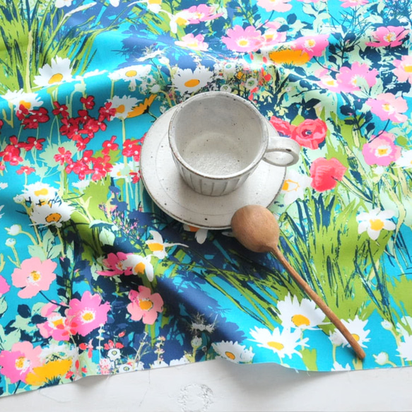 生地  Mother’s Garden Rich 　ART GALLERY FABRICS  -LAH-26800 3枚目の画像