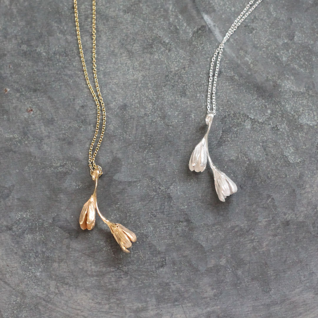 もうすぐひらくつぼみのネックレス