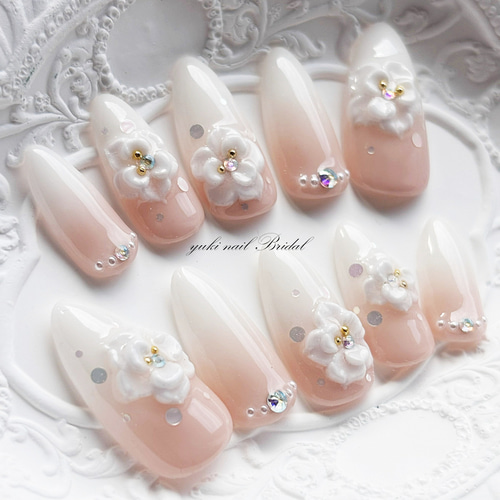 EVERNAIL エバーネイル ネイルチップ ピンクホワイトグラデーション 春 ピンクベージュ×白グラデのエレガント3Dフラワー ネイルチップ（つけ爪