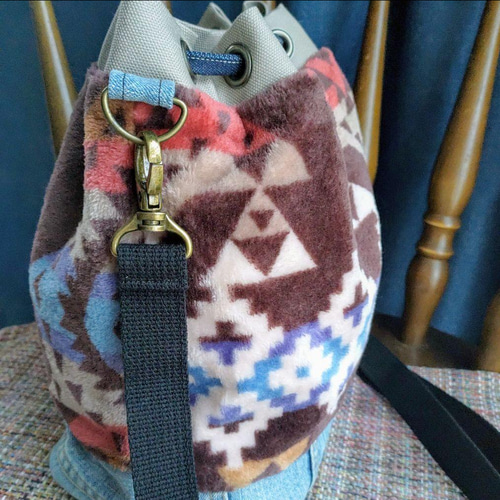 オルテガ柄ボア生地×デニムリメイク 巾着型ショルダーバッグ