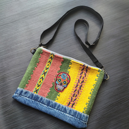 ストライプ柄ラグ生地×デニムリメイク カラベラのサコッシュポーチ  