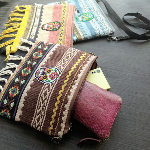 ストライプ柄ラグ生地×デニムリメイク カラベラのサコッシュポーチ  