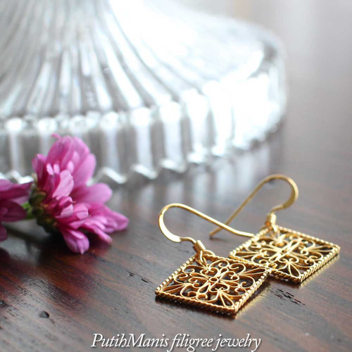 Soierie コズミックアートシンプルピアス ゴールド【美品】 楽天市場】14金 ピアス 14K フープピアス Mサイズ レディース
