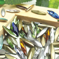 大約 40 顆優質玻璃石 / 葉子 ★ bijou ★ 分類 / 指甲 / 裝飾零件 / 海通 第4張的照片