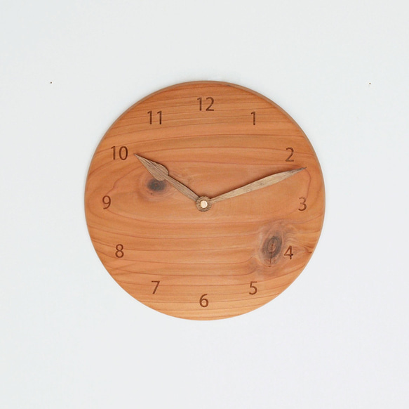 木製 掛け時計 丸型 杉材9 2枚目の画像