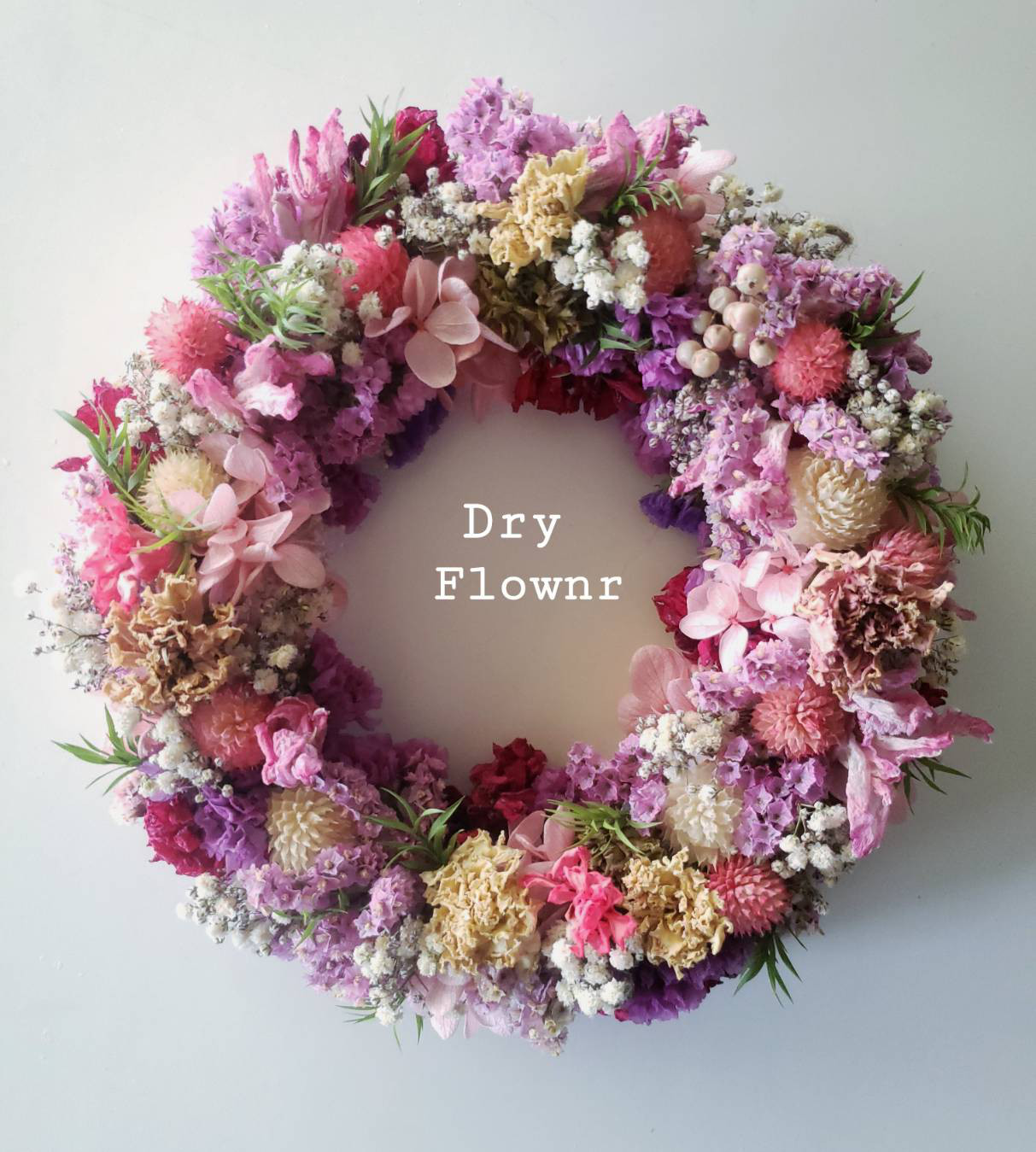 ドライフラワーシャ－ビ－なお花たちのフライングリース❁⃘*.゜ ドライフラワーシャ－ビ－なお花たちのフライングリース❁⃘*.゜