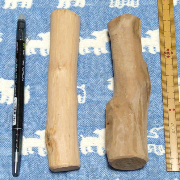 AE.けやき梨の木新品.犬用おもちゃ、中型犬向け歯固め、かじり木 4枚目の画像