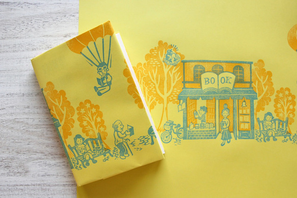 ＊送料込み＊複数ご注文で1枚サービス！紙のブックカバー　ブライトイエロー　2枚入り 1枚目の画像