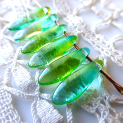 ダガー　輝きグリーン　チェコビーズCzech Glass Beads6個 2枚目の画像