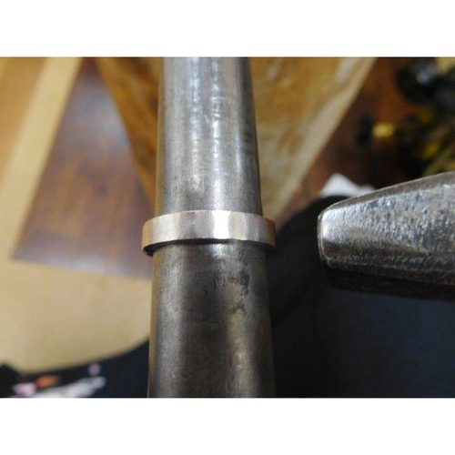 鍛造 結婚指輪 プラチナ pt900 平打ち リング 幅4mm 側面はミル