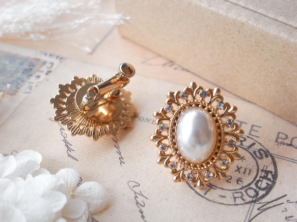 耳環 白色珍珠凸圓形和水鑽 第5張的照片