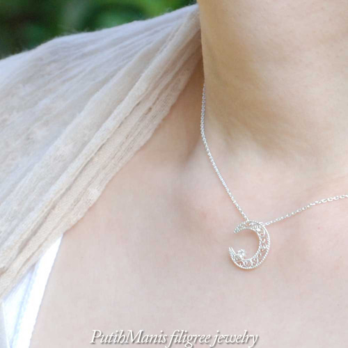 アンティーク風に表現した・三日月と星のネックレス シルバー (fil21