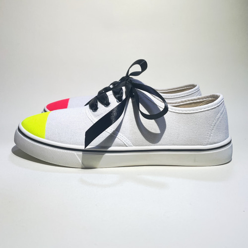 蛍光アシンメトリースニーカー(22.5cm〜25.5cm・SS〜3Lサイズ