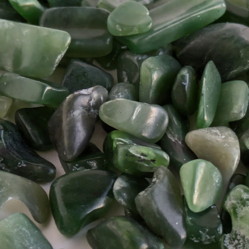 10g/ﾈﾌﾗｲﾄｻｻﾞﾚAA/軟玉翡翠/再販19/5個で1個ﾌﾟﾚｾﾞﾝﾄ○s323-01/167165