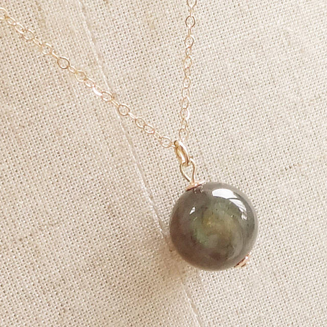 小宇宙のような幻想的な輝き｜ラブラドライト（希少・宝石質・12mm）Simpleネックレス