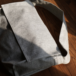 新聞紙袋（老式樣品）斜挎包帆布漂白帆布單肩包 第13張的照片