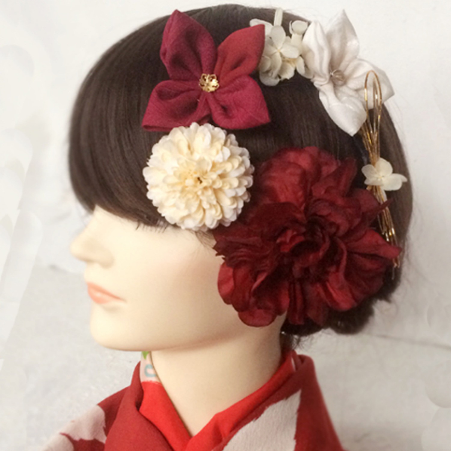 美しい赤白花柄の着物 白無垢・色打掛 美しい赤白花柄の着物 白無垢・色打掛 思いがけない