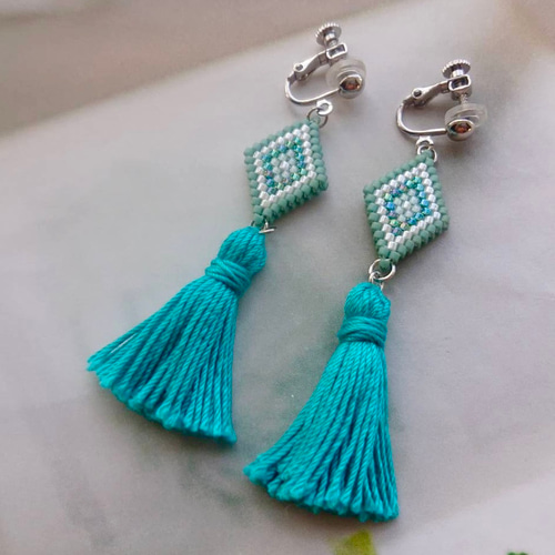 タッセル フリンジ ブルー 青 茶色 ウッドビーズ イヤリング ピアス