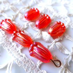 蕾　鮮やか赤オーロラ　チェコビーズCzech Glass Beads6個 2枚目の画像