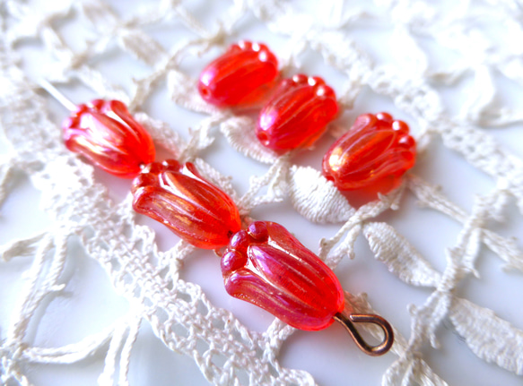 蕾　鮮やか赤オーロラ　チェコビーズCzech Glass Beads6個 2枚目の画像