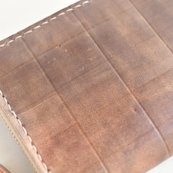 革の手染め財布 「チョコレート  No.32（ラウンドファスナー長財布）」 2枚目の画像